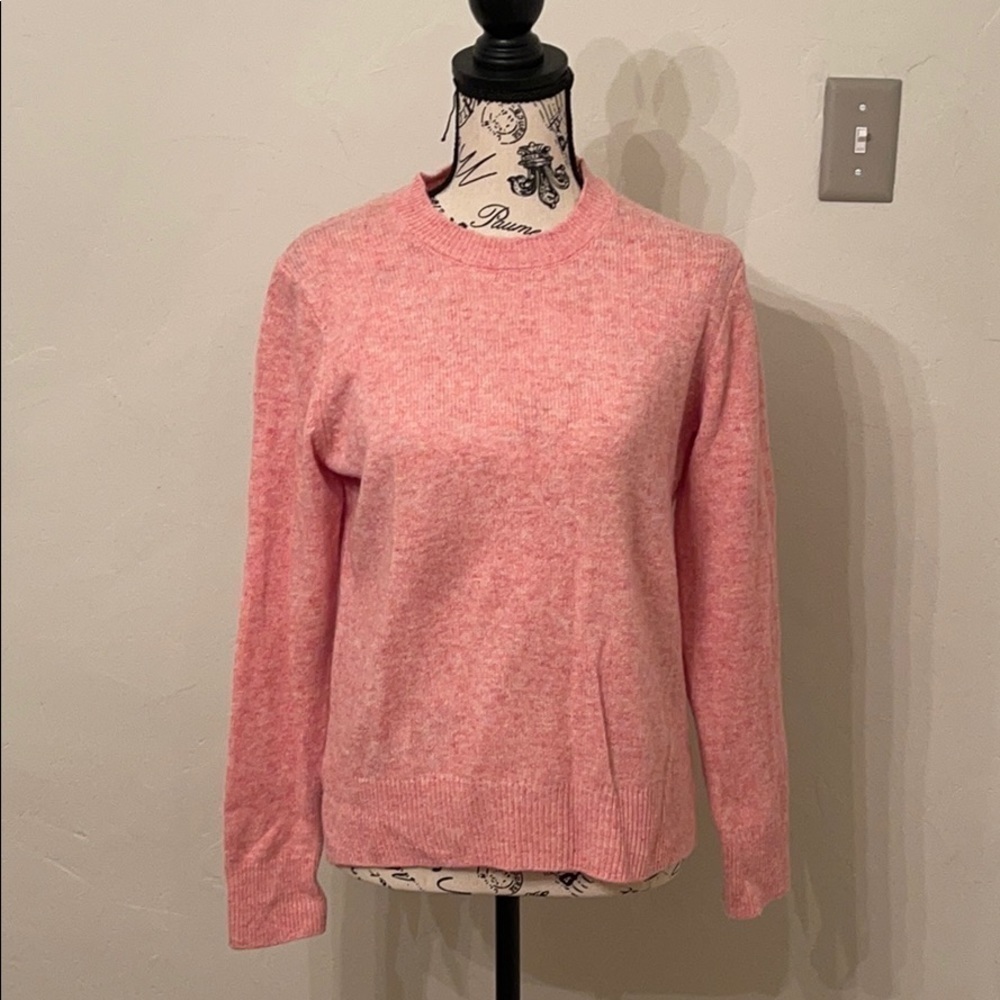 NWOT Pink Gap women’s sweater size medium